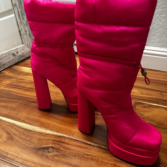 Puffy hot pink platform boots 7 - Picture 3 of 10